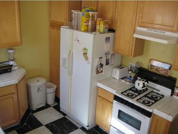 5th image of 824 20th St #824B