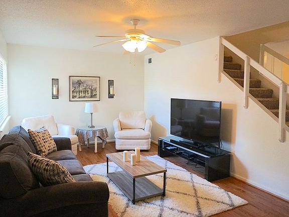 3rd image of 4515 Carter Creek Pkwy APT 6