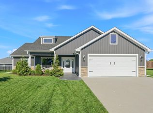 6605 Gail Ct, Hallsville, MO 65255