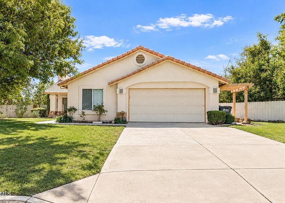 1st image of 15589 Cheyenne St