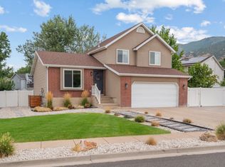 592 Jim Bridger Dr, Centerville, UT 84014