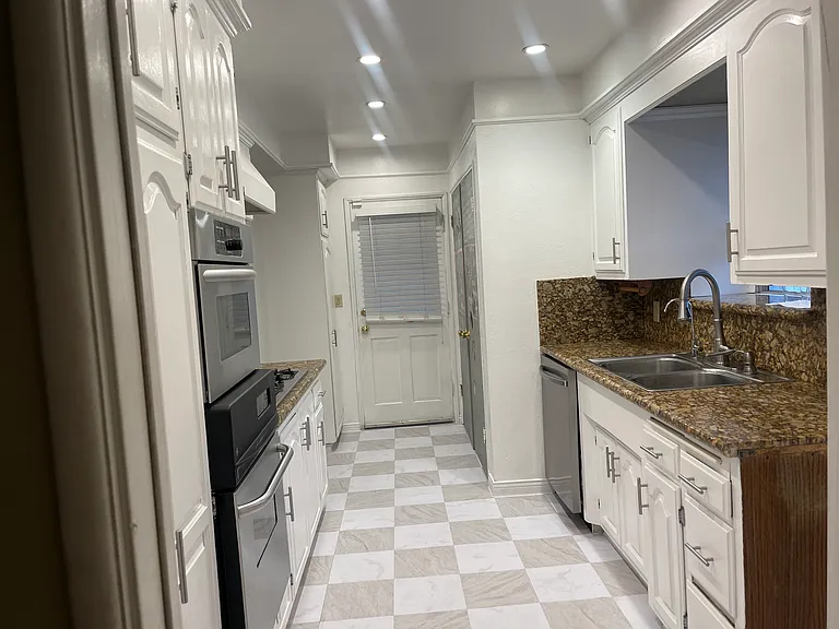 3947 Community Ave — Photo 5