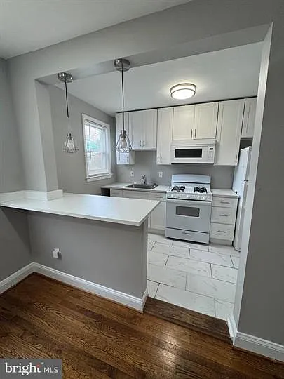 2 bed, 748 sqft, $1,350 — Photo 3