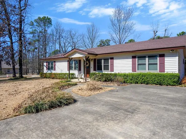 908 E Circle Dr, Broken Bow, OK 74728