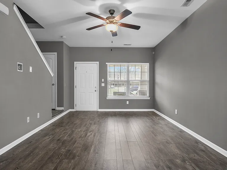 208 Jenna Lee Cir — Photo 2