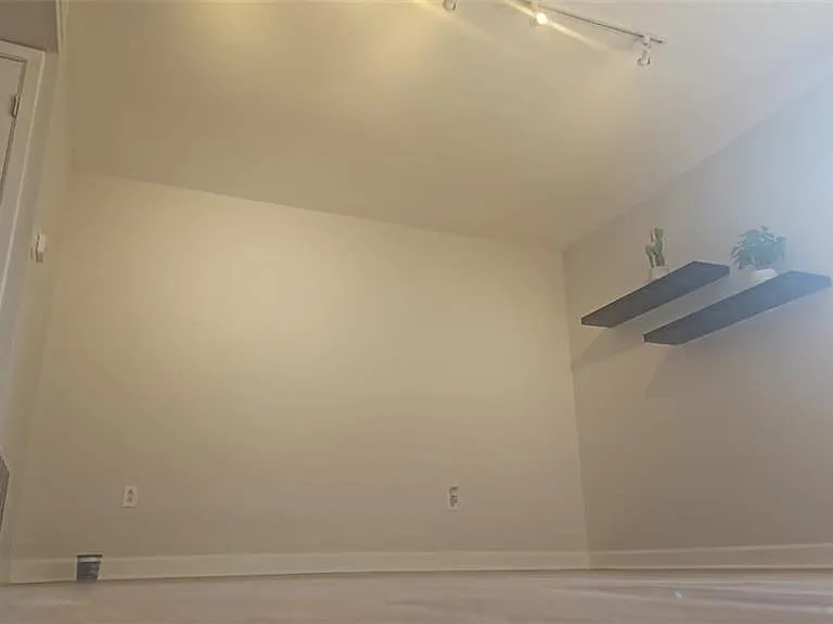222 London Ave #218 — Photo 9
