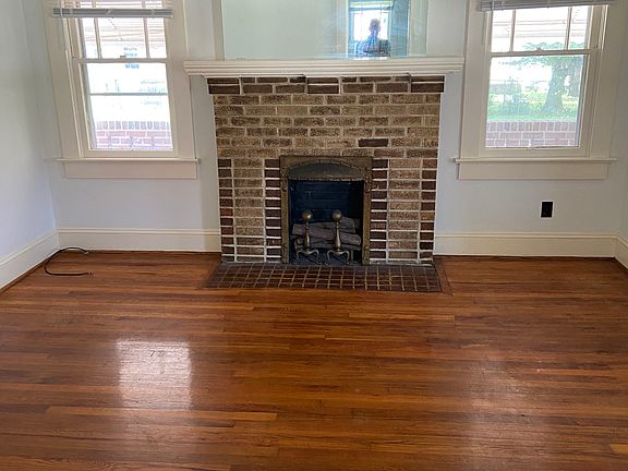 2nd image of 3525 Rosemont Ave