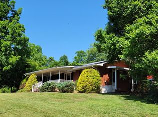 98 Claude Arnold Rd, Franklin, NC 28734