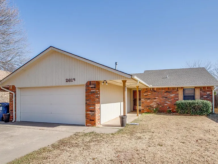2613 Liberty Ln — Photo 1