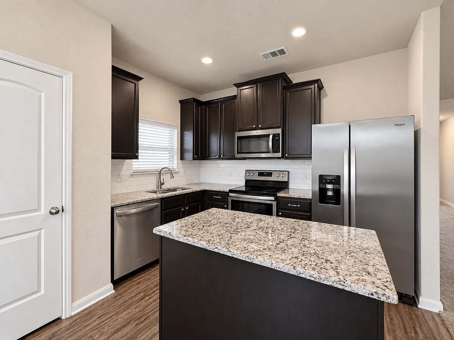 4 bed, 1658 sqft, $1,839 — Photo 2