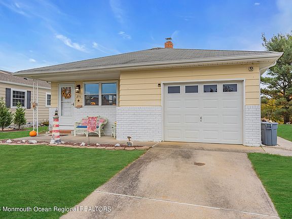 2nd image of 276 Harrington Drive N