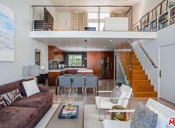 2nd image of 425 Marine St APT 3