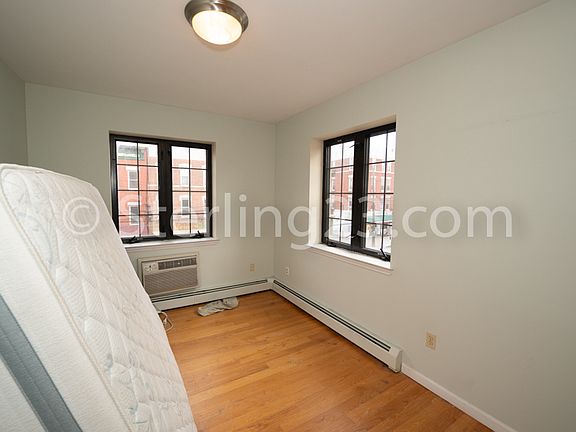 5th image of 22-14 Astoria Blvd #R3