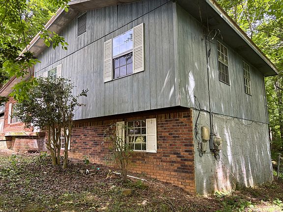 2nd image of 1017 Hillcrest Rd