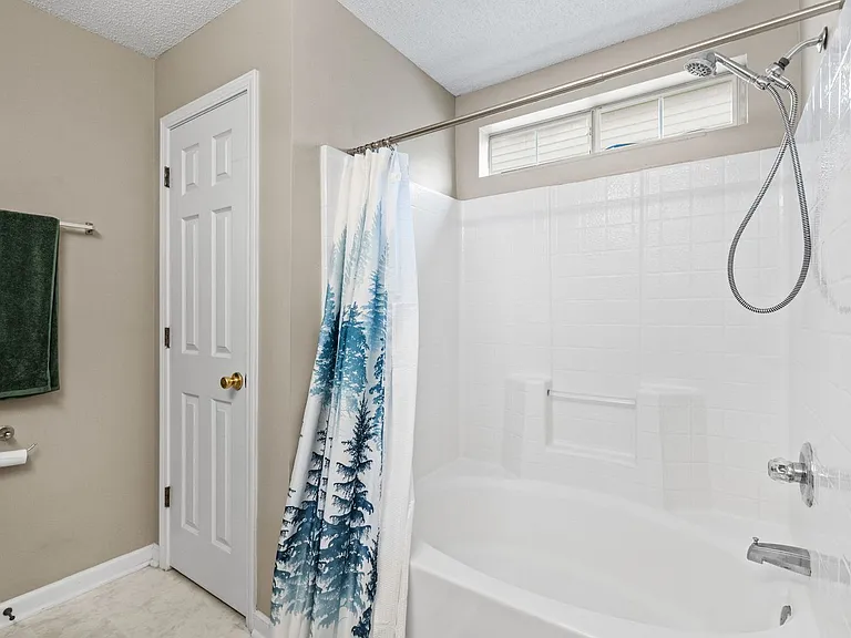 4681 Southgate Pkwy — Photo 16