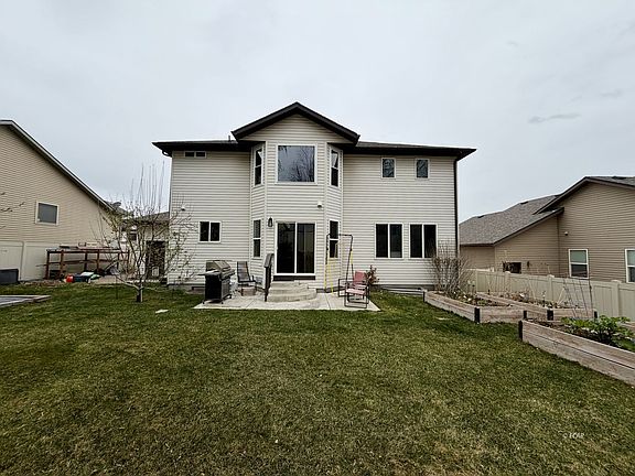 3rd image of 217 Brookwood Dr