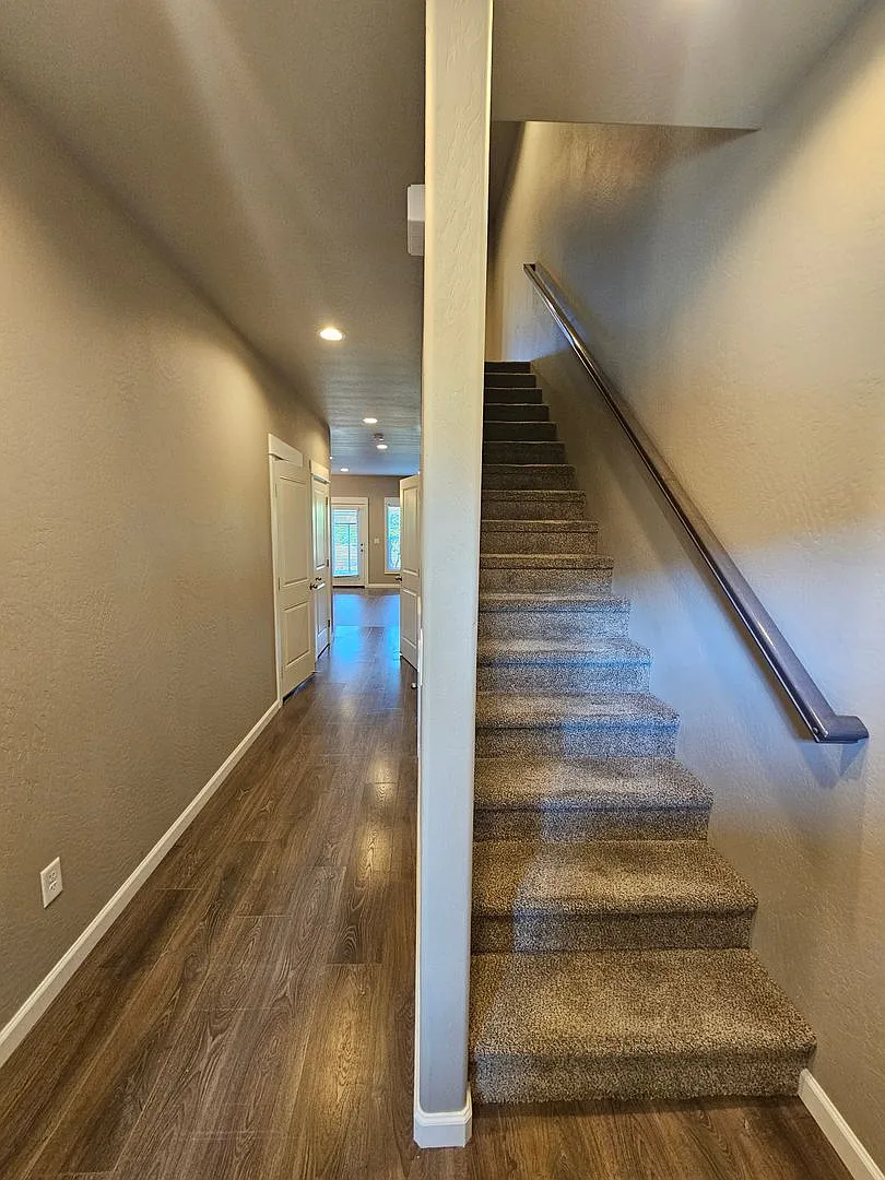 Beautiful Townhome! — Photo 2