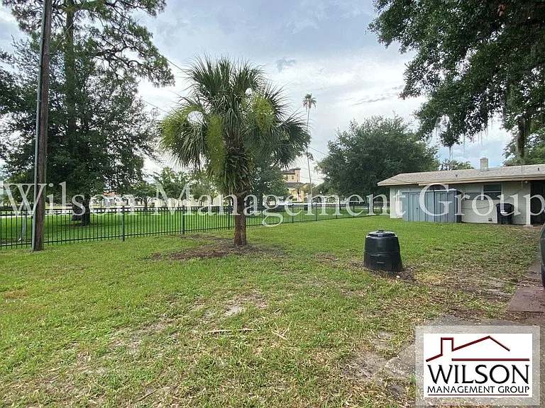 3215 N Orange Ave — Photo 12