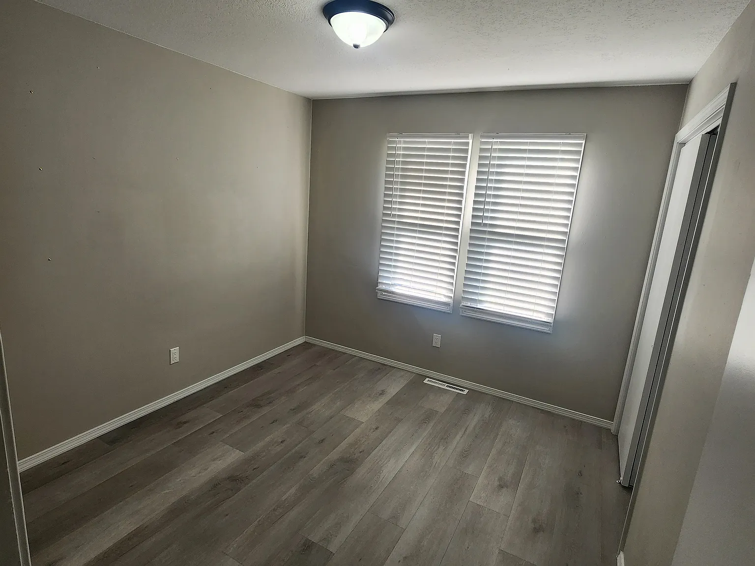 3222 S Walnut St — Photo 4