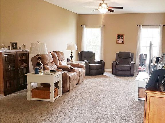 5th image of 183 Huntington Woods Dr