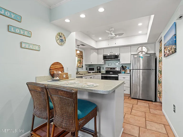 6300 A1A #B21D — Photo 9