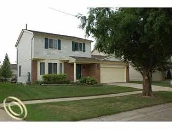 124 Cherry Dr photo 1