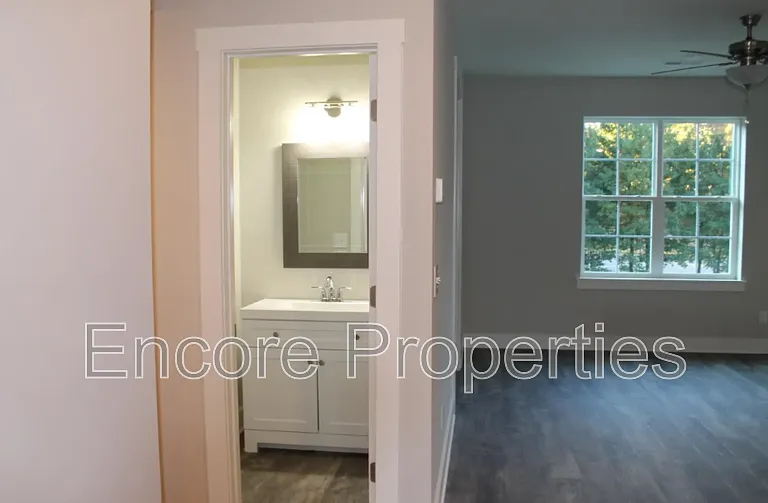 825 S Franklin St — Photo 3