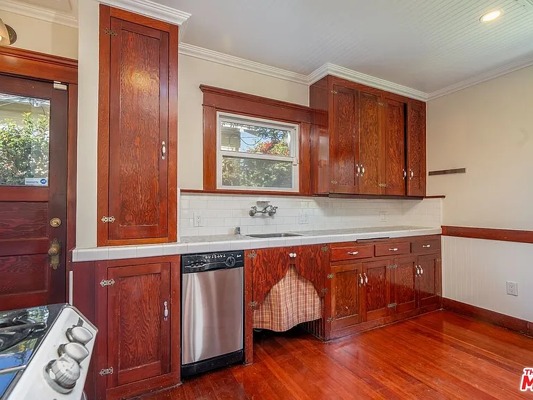 4253 Fountain Ave — Photo 28