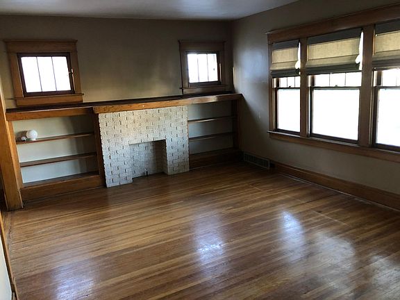 3rd image of 342 N Park Ave #2