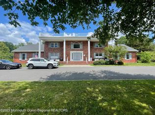 245 Maplewood Ave, Oakhurst, NJ 07755