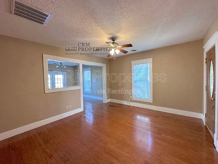 1021 S Purdum St — Photo 3