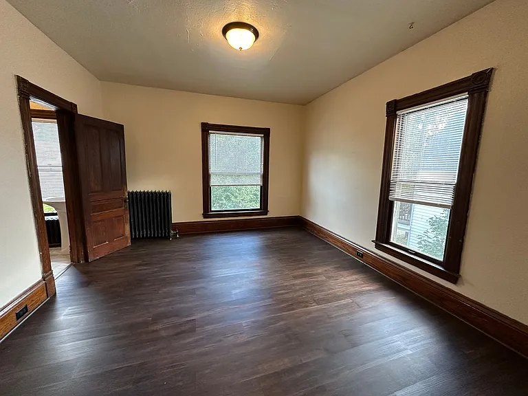 1040 Jackson NW — Photo 5