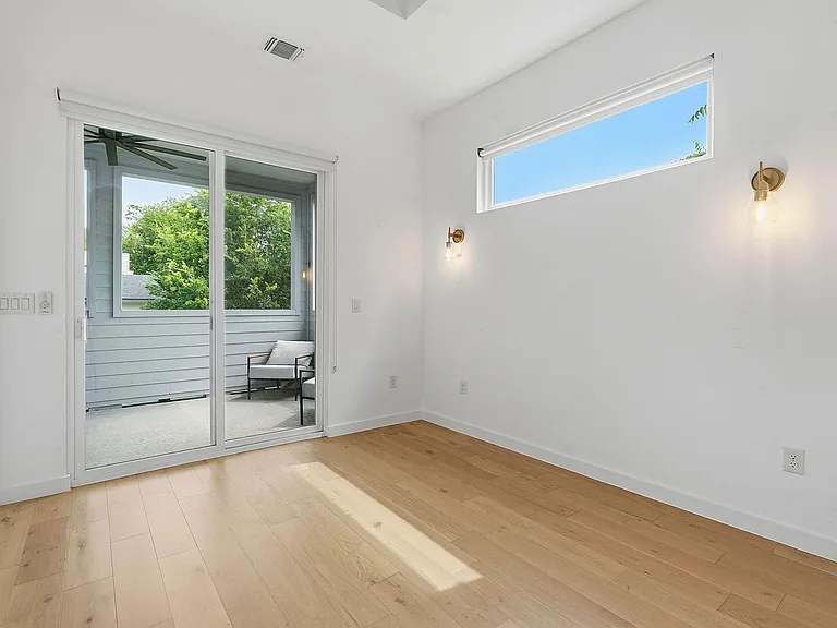 1707 Deloney St #2 — Photo 14