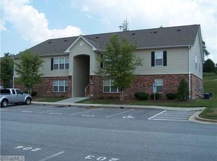 1880 Crest Hollow Dr APT 203, Winston Salem, NC 27127