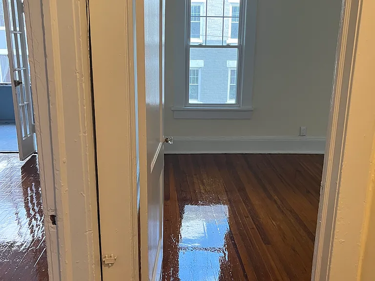 1094 N Ave NE #7 — Photo 7