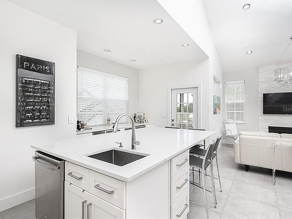 4th image of 13420 Fountainbleau Dr #3-6