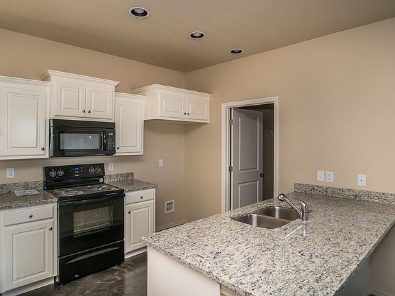 3rd image of 702 Brandes St