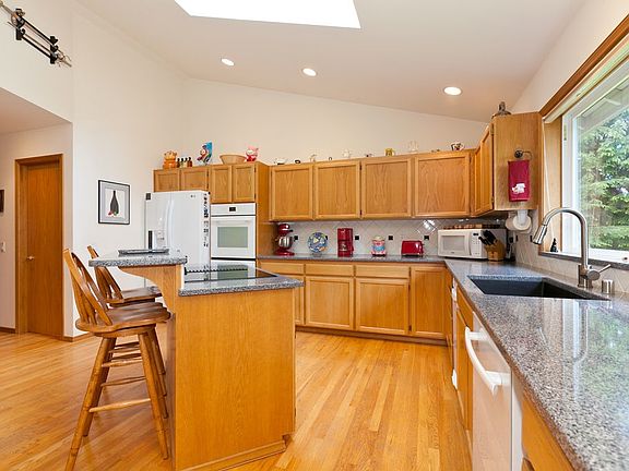 3rd image of 15414 70th Ave NW