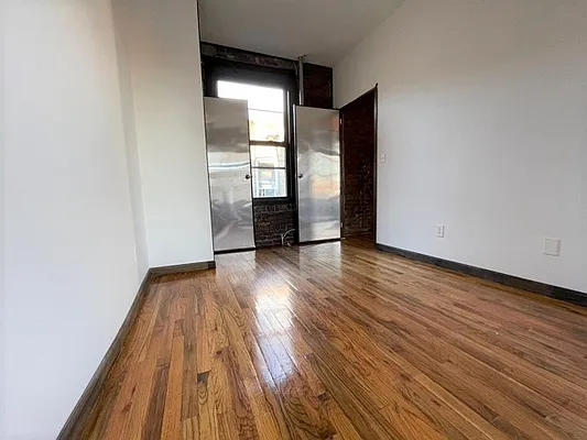 Rented by PocketBroker Inc | media 21