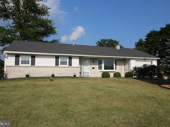 11 N Westview Dr, Gordonville, PA 17529
