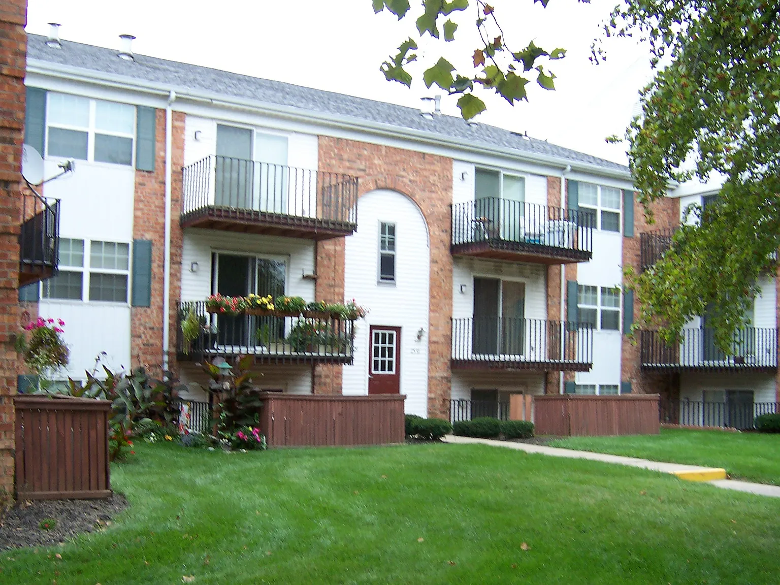 Heather Hills Apartments — Photo 3