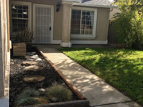 3rd image of 1285 Larkflower Way