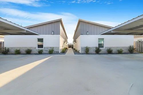 1634 Playa Dr #4 Photo 1