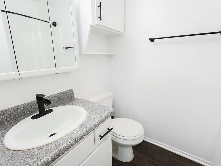 238 South Serrano Ave — Photo 38