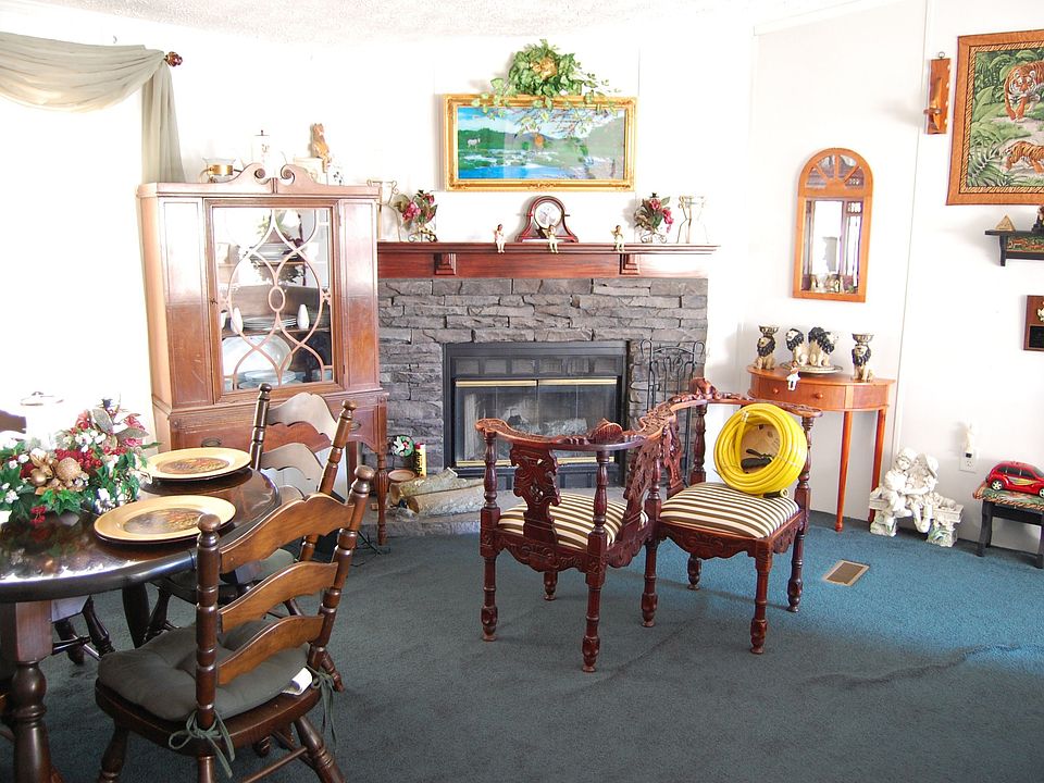 2nd image of 8176 Woodland Dr