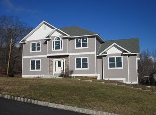 4 Stacey Ct, Stony Point, NY 10980