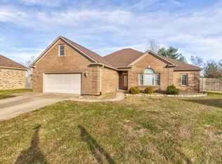 5454 Meadow Grove Dr, Owensboro, KY 42301