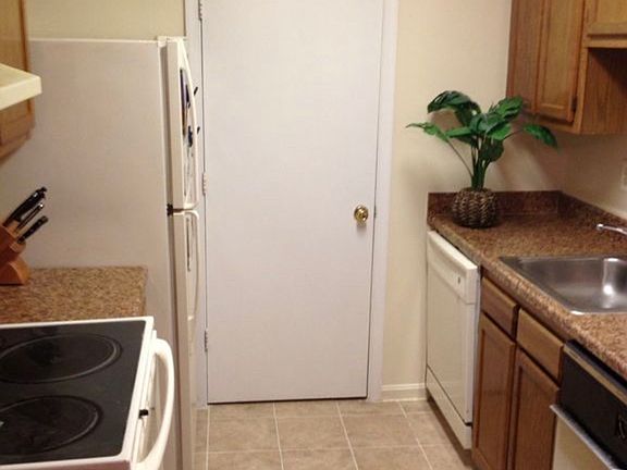 4th image of 2401 Normandy Square Pl