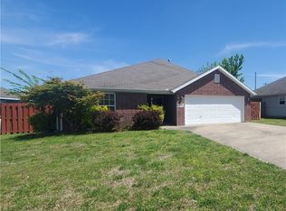 738 Applegate Ln, Lincoln, AR 72744