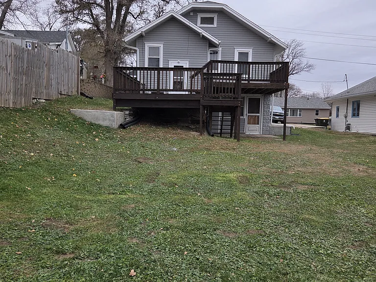 2400 S Henry St — Photo 2